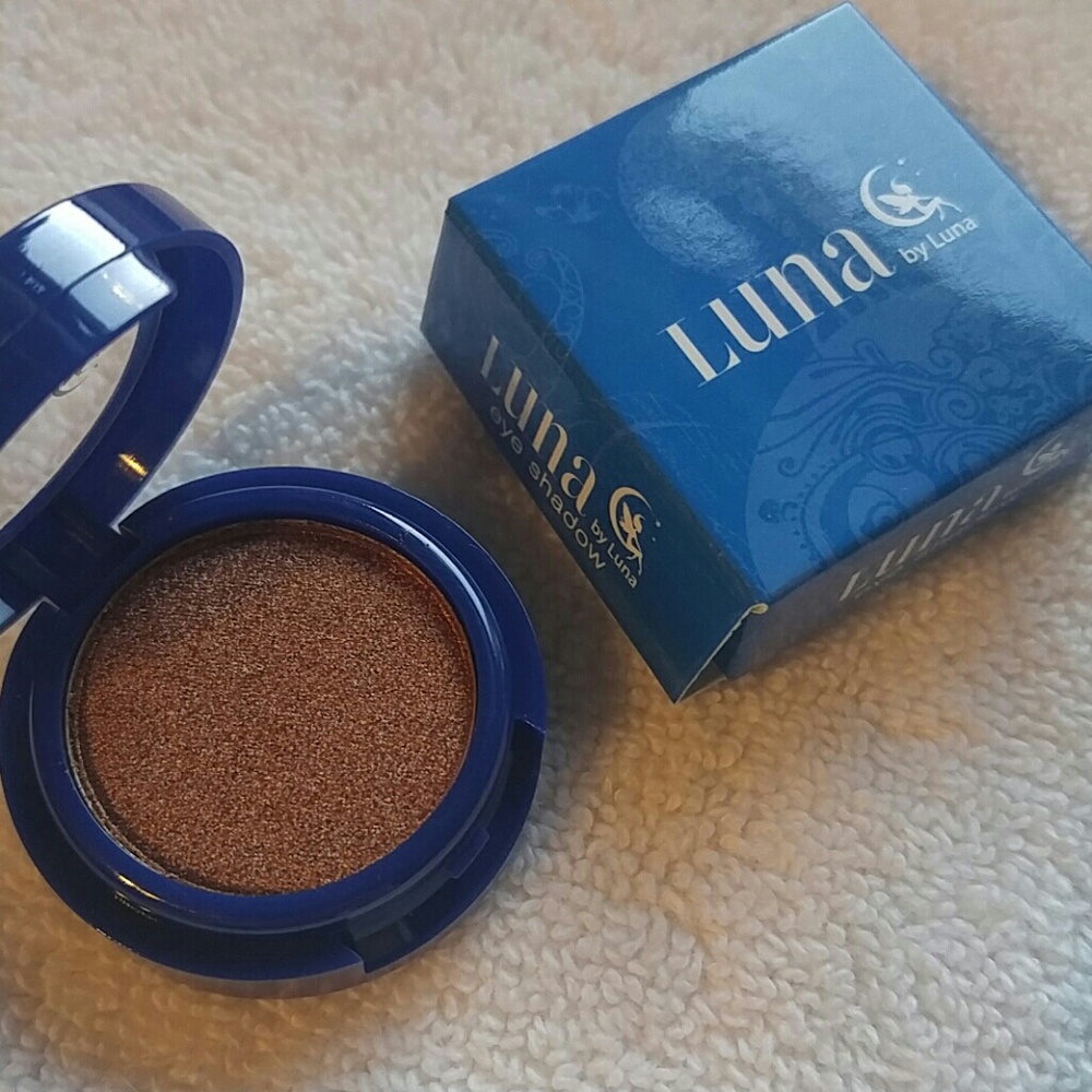 Luna by Luna eyeshadow in spiced pumpkin